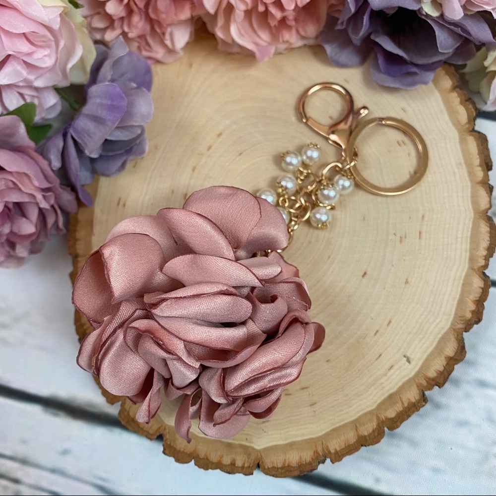 Pink Camellia Rose Keychain with Pearls - Picture 4 of 9